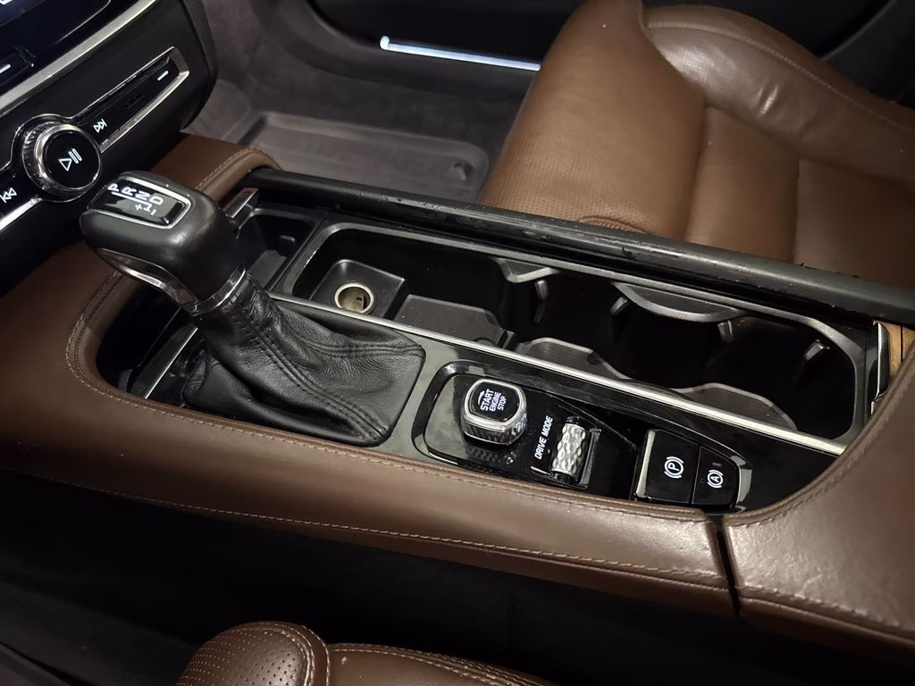 2019 Magic Blue Metallic Volvo V90 T5 Inscription FWD Crossover