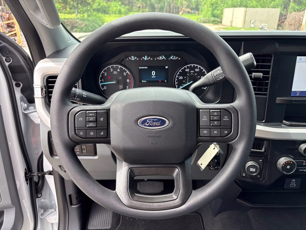 2026 Oxford White Ford Super Duty F-250 SRW XL 4X4 Truck