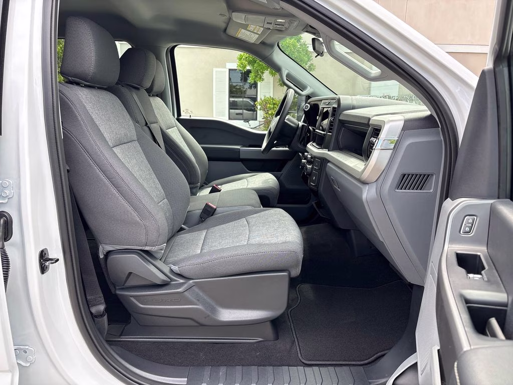 2026 Oxford White Ford Super Duty F-250 SRW XL 4X4 Truck