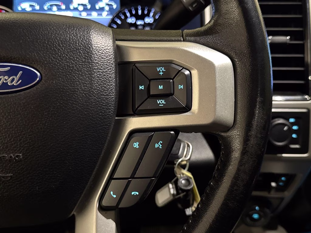 2021 Silver Metallic Ford Super Duty F-250 SRW Lariat 4X4 Truck