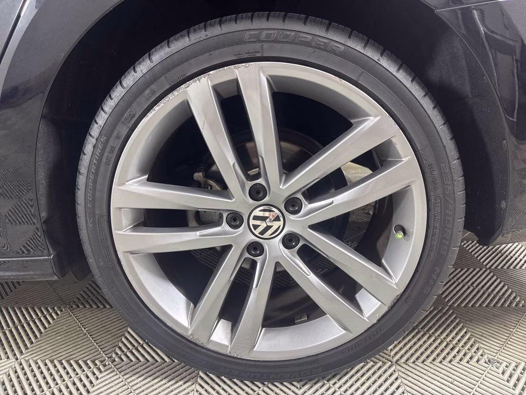 2017 Black Volkswagen Passat 1.8T R-Line FWD Sedan
