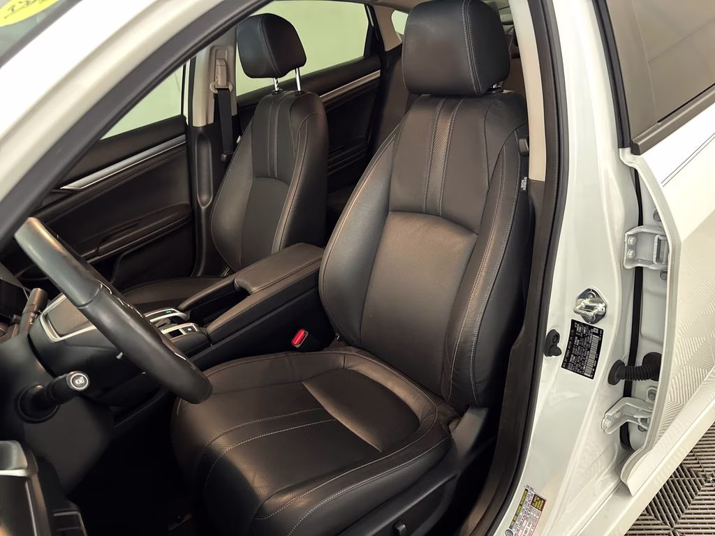 2018 White Orchid Pearl Honda Civic Touring FWD Sedan