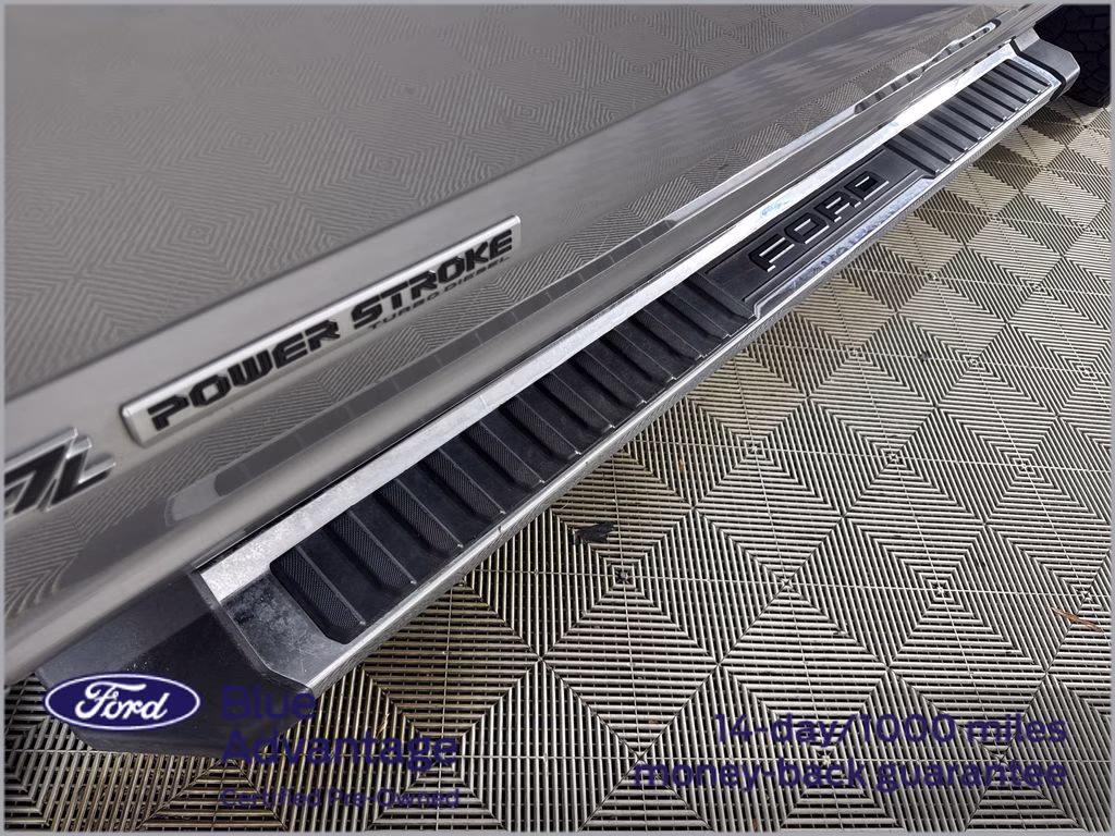 2021 Silver Metallic Ford Super Duty F-250 SRW Lariat 4X4 Truck