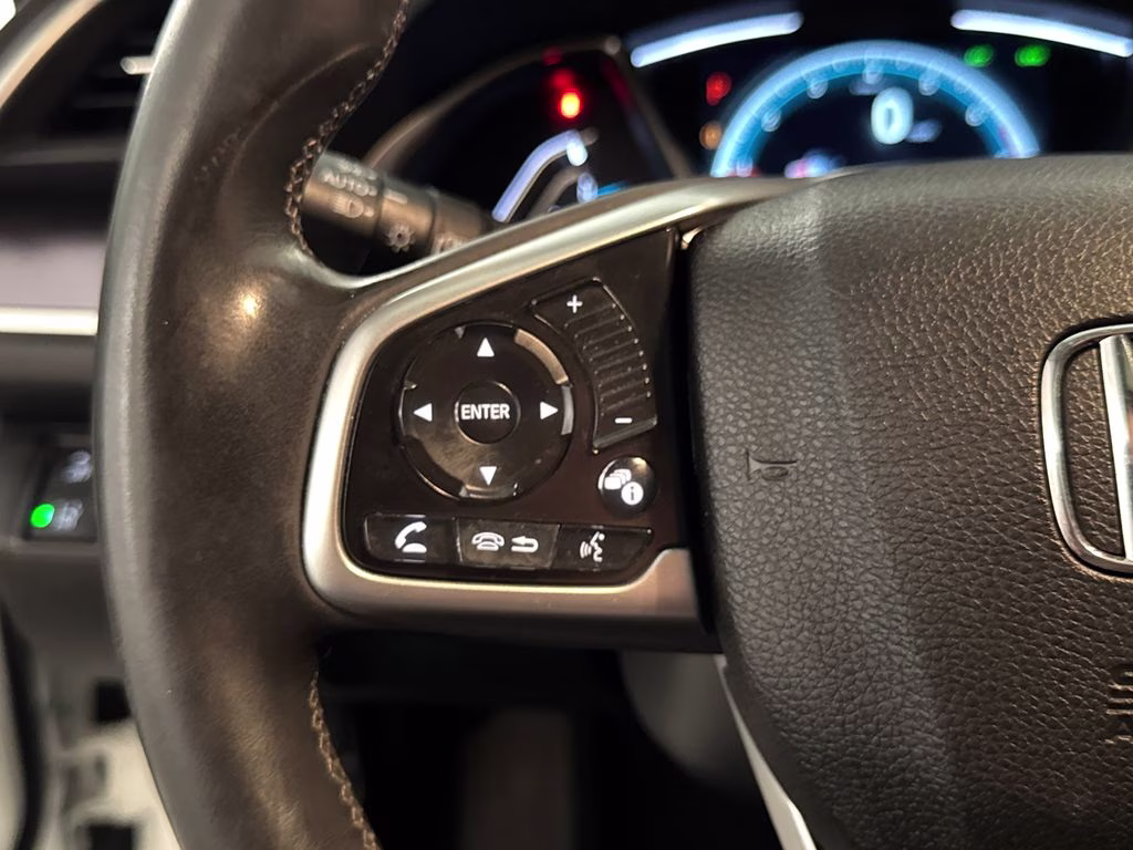 2018 White Orchid Pearl Honda Civic Touring FWD Sedan
