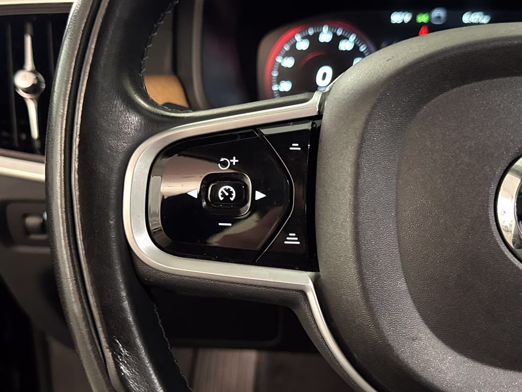 2019 Magic Blue Metallic Volvo V90 T5 Inscription FWD Crossover
