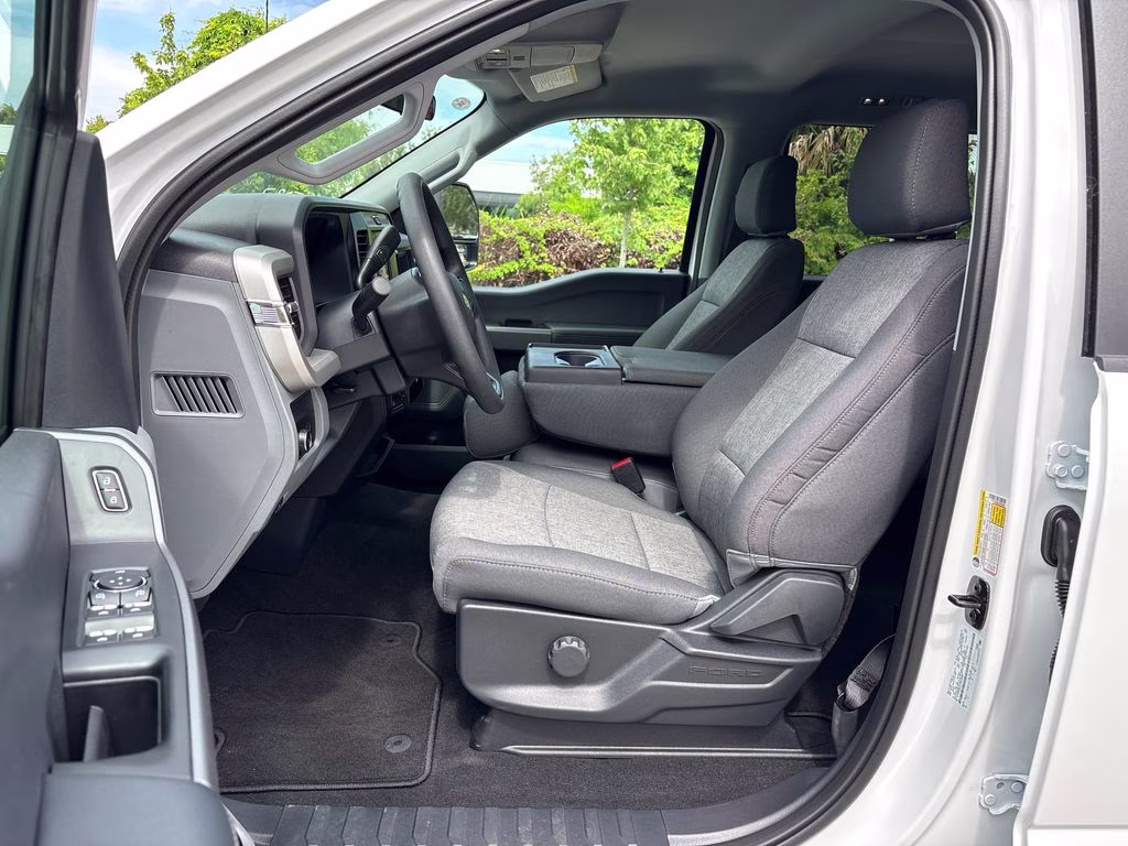 2026 Oxford White Ford Super Duty F-250 SRW XL 4X4 Truck