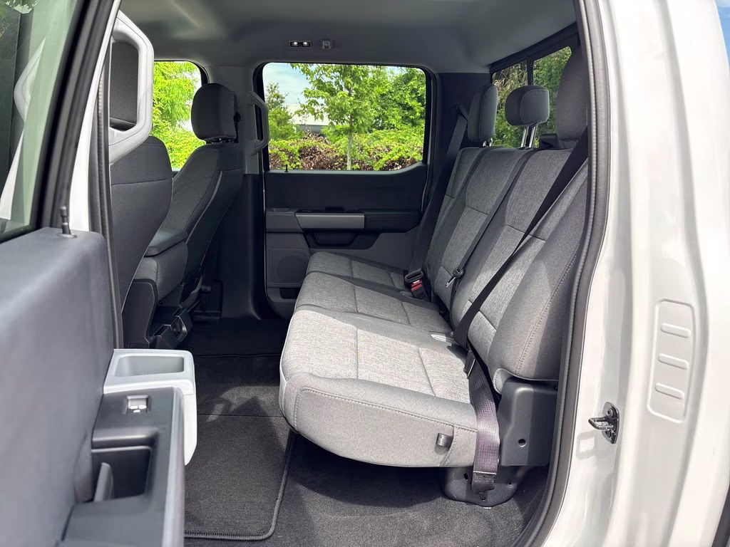 2026 Oxford White Ford Super Duty F-250 SRW XL 4X4 Truck