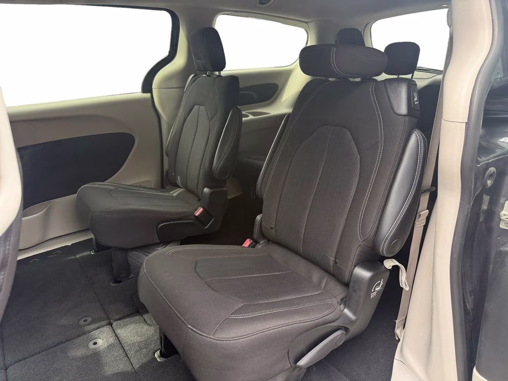 2023 Granite Crystal Metallic Clearcoat Chrysler Voyager LX FWD Van