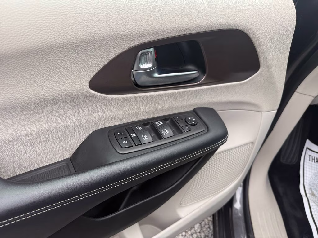 2023 Granite Crystal Metallic Clearcoat Chrysler Voyager LX FWD Van