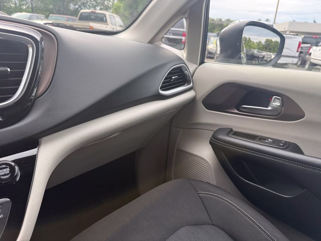 2023 Granite Crystal Metallic Clearcoat Chrysler Voyager LX FWD Van
