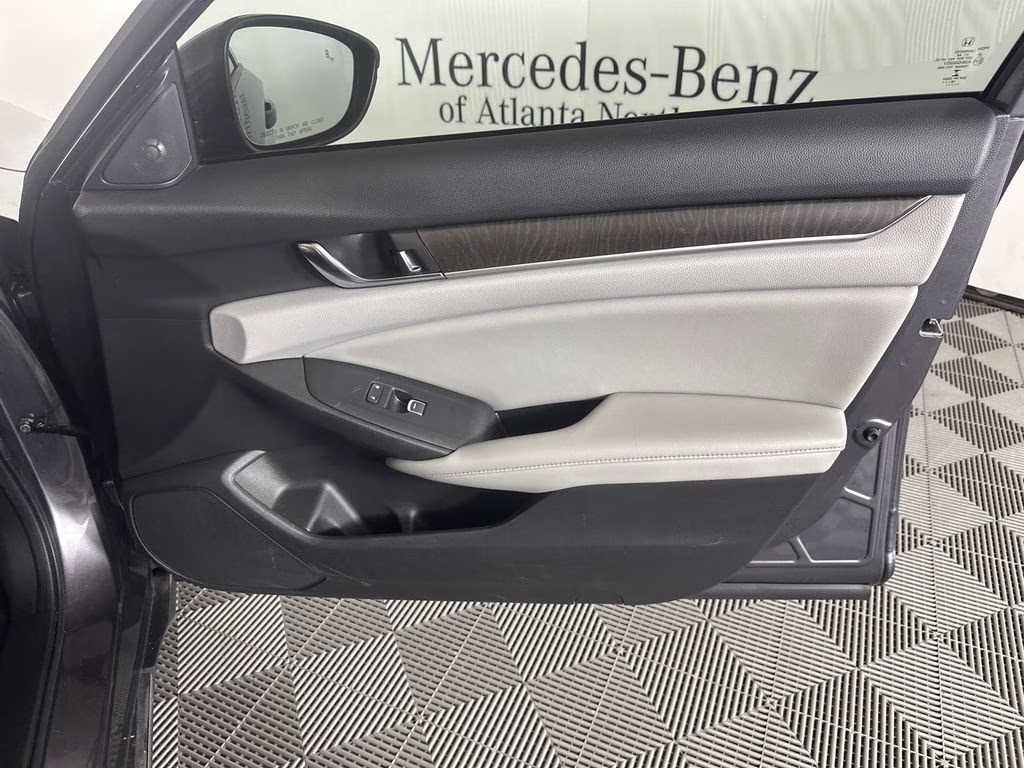 2019 Modern Steel Metallic Honda Accord EX-L FWD Sedan