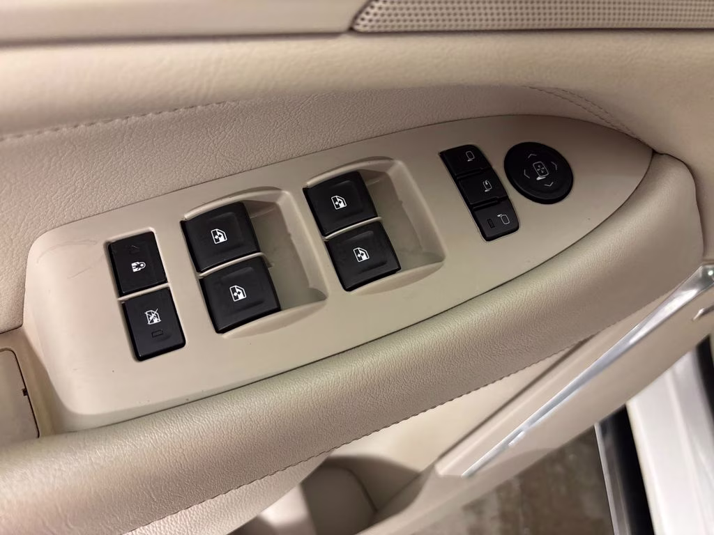 2018 Crystal White Tricoat Cadillac Escalade ESV Premium 4X4 SUV