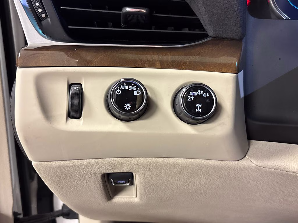 2018 Crystal White Tricoat Cadillac Escalade ESV Premium 4X4 SUV
