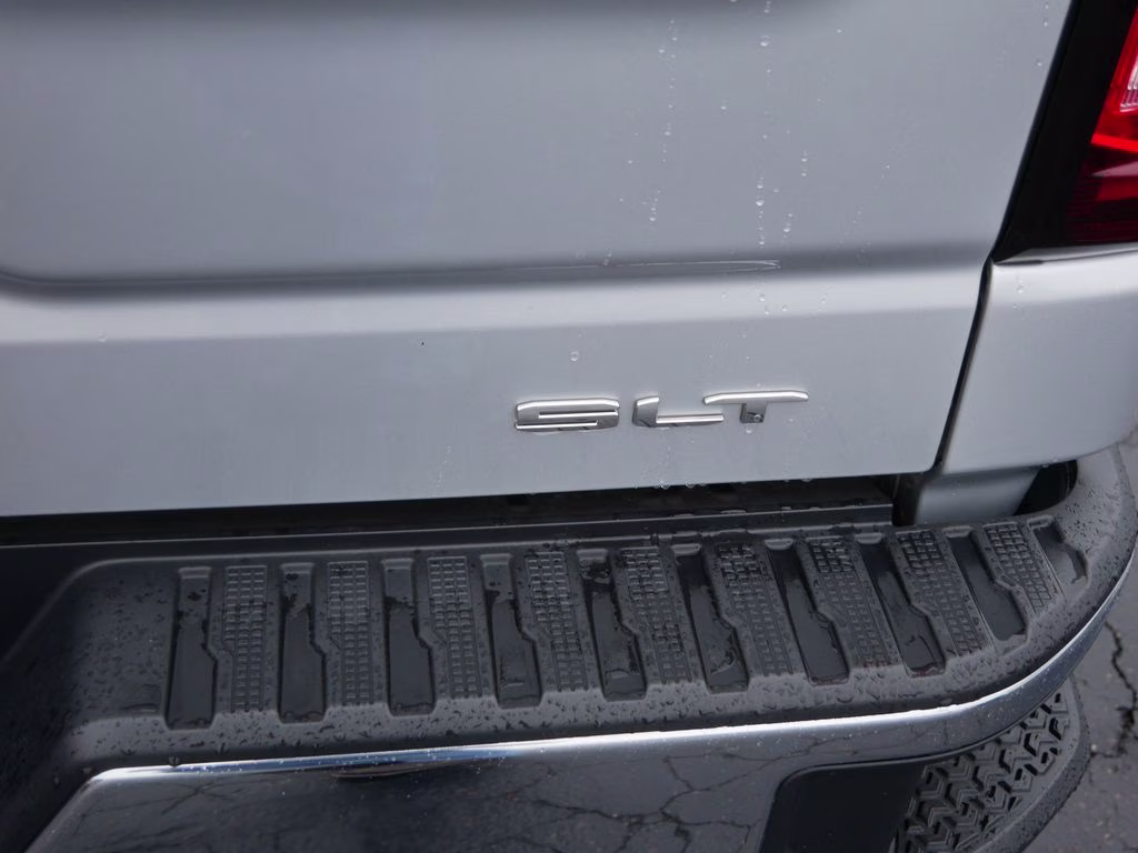 2021 Quicksilver Metallic GMC Sierra 1500 SLT 4X4 Truck