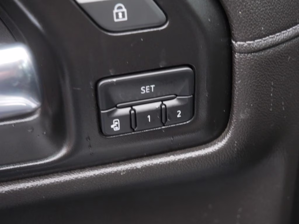 2021 Quicksilver Metallic GMC Sierra 1500 SLT w/ Premium Pckg 4X4 Truck
