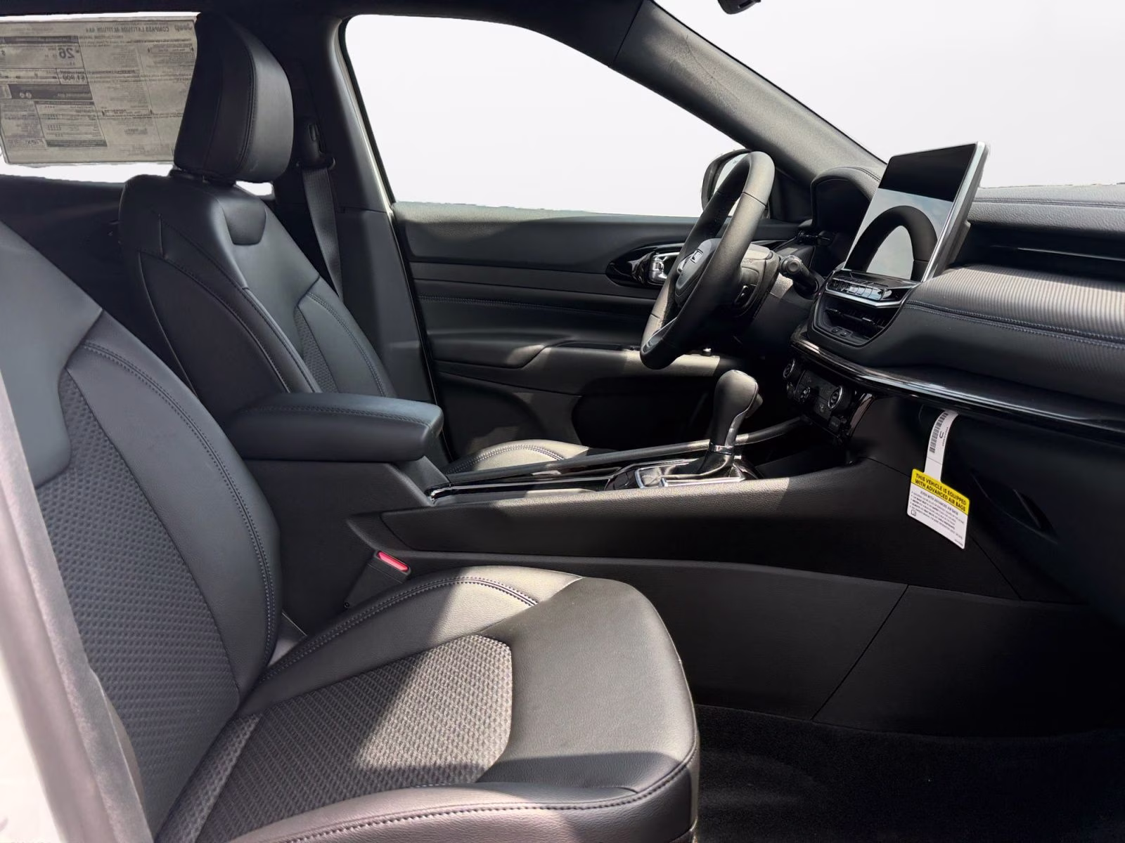 2026 Bright White Clearcoat Jeep Compass Latitude 4X4 SUV