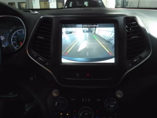 2019 Bright White Clearcoat Jeep Cherokee Trailhawk 4X4 SUV
