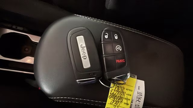2022 Sting-Gray Clearcoat Jeep Renegade Latitude 4X4 SUV