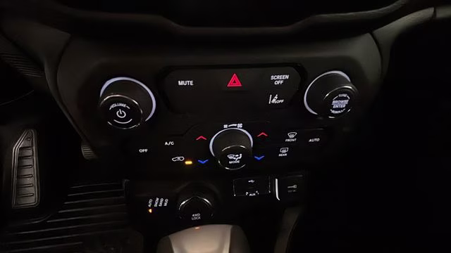 2022 Sting-Gray Clearcoat Jeep Renegade Latitude 4X4 SUV