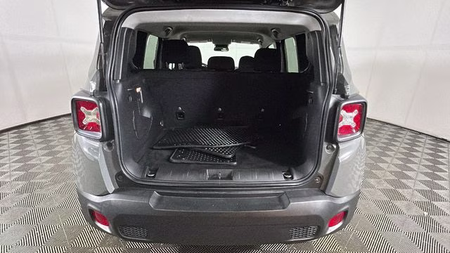 2022 Sting-Gray Clearcoat Jeep Renegade Latitude 4X4 SUV