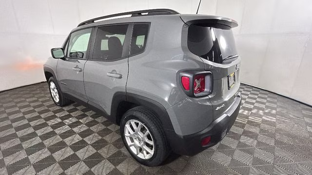 2022 Sting-Gray Clearcoat Jeep Renegade Latitude 4X4 SUV