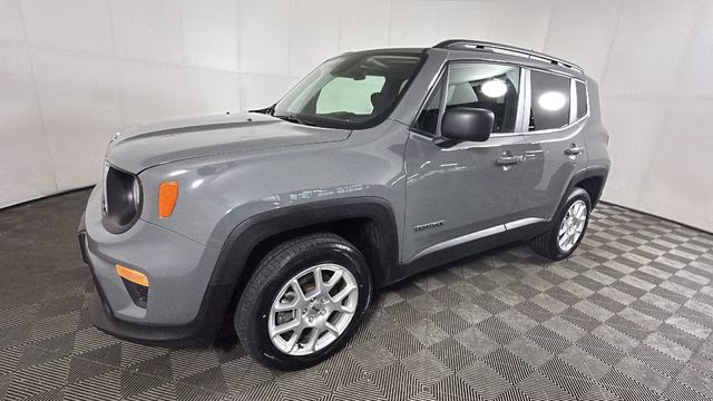 2022 Sting-Gray Clearcoat Jeep Renegade Latitude 4X4 SUV