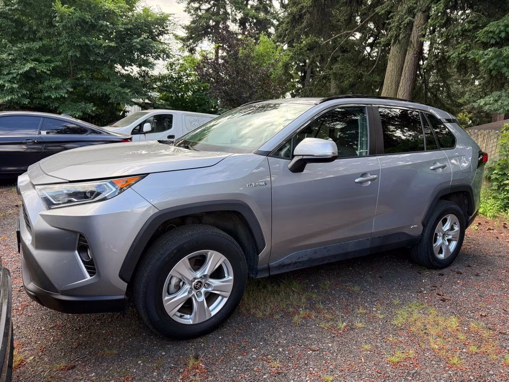 2021 Silver Sky Metallic Toyota RAV4 Hybrid XLE AWD SUV