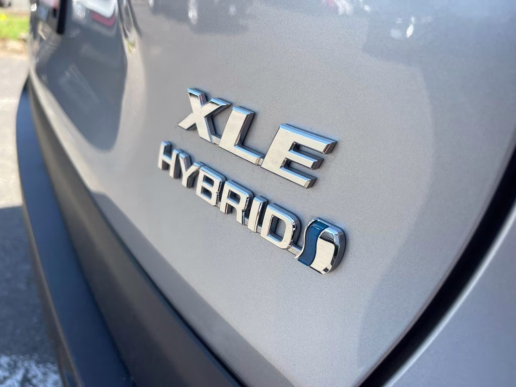 2021 Silver Sky Metallic Toyota RAV4 Hybrid XLE AWD SUV