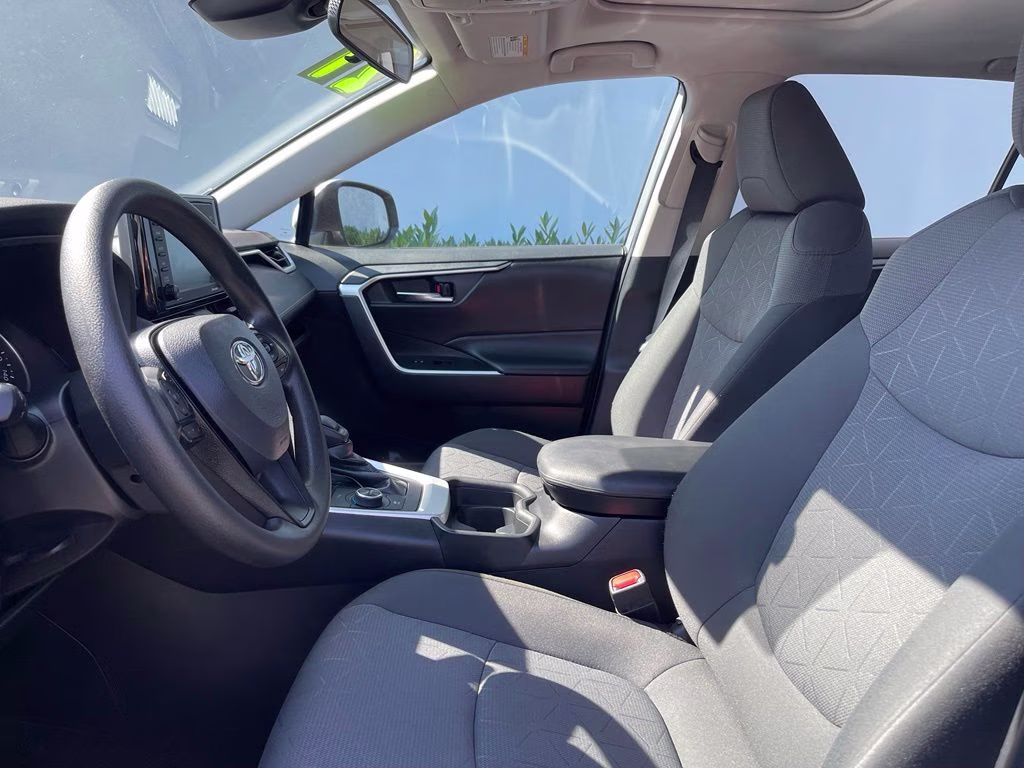2021 Silver Sky Metallic Toyota RAV4 Hybrid XLE AWD SUV