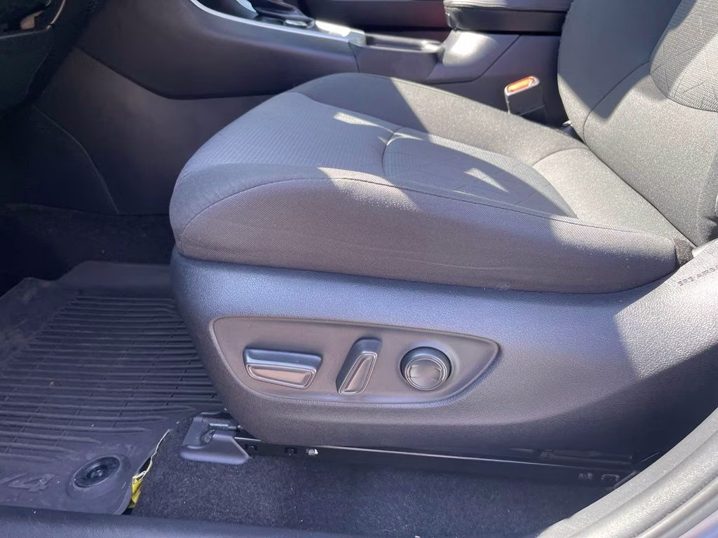 2021 Silver Sky Metallic Toyota RAV4 Hybrid XLE AWD SUV