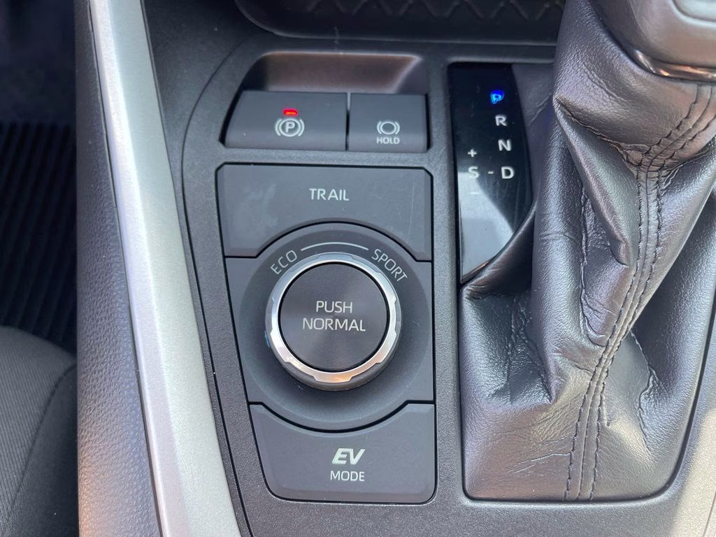 2021 Silver Sky Metallic Toyota RAV4 Hybrid XLE AWD SUV