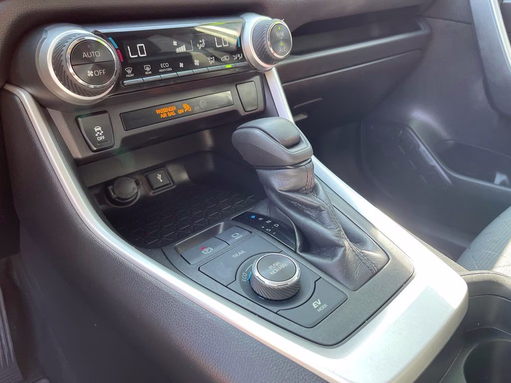 2021 Silver Sky Metallic Toyota RAV4 Hybrid XLE AWD SUV