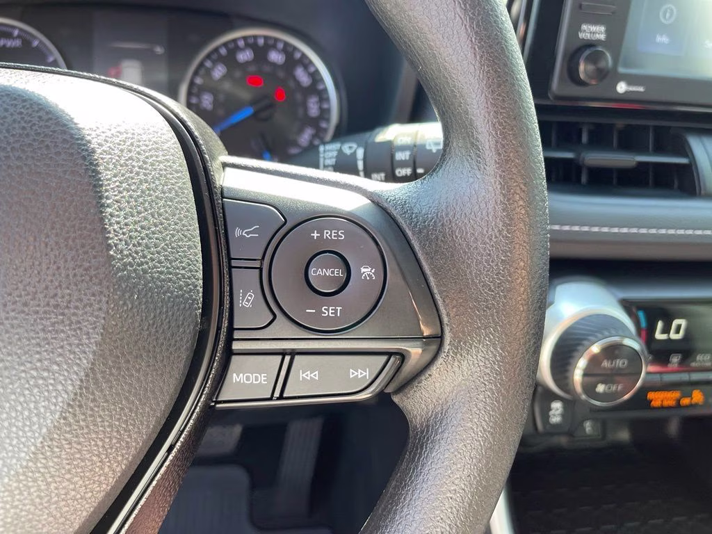 2021 Silver Sky Metallic Toyota RAV4 Hybrid XLE AWD SUV