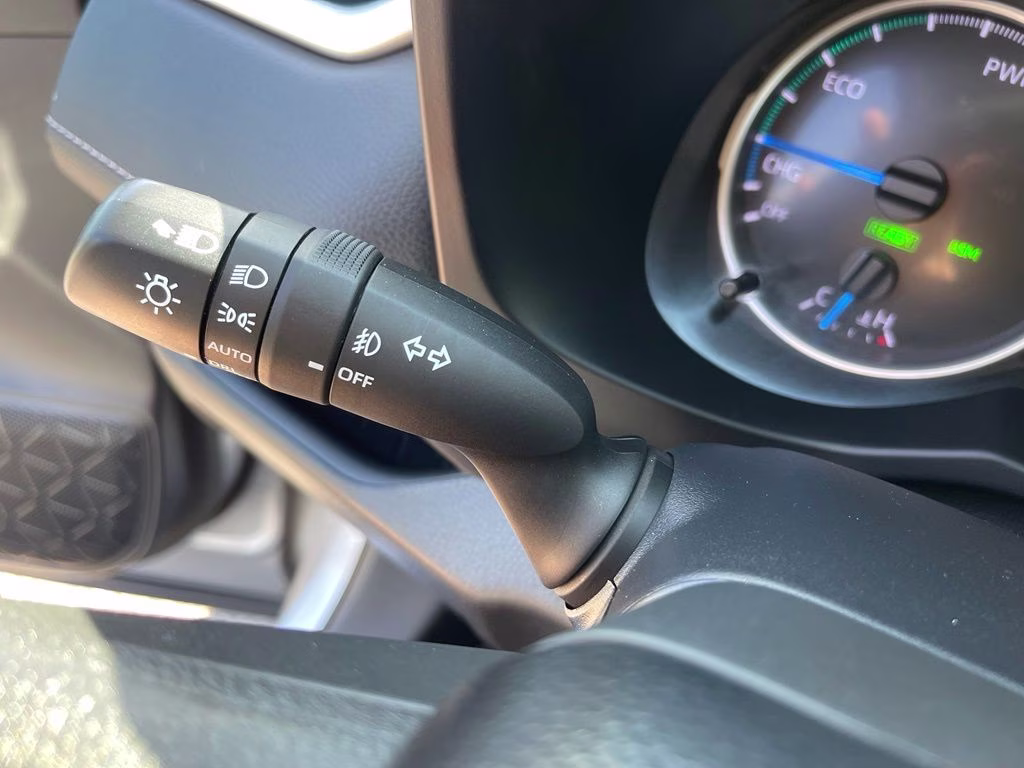 2021 Silver Sky Metallic Toyota RAV4 Hybrid XLE AWD SUV