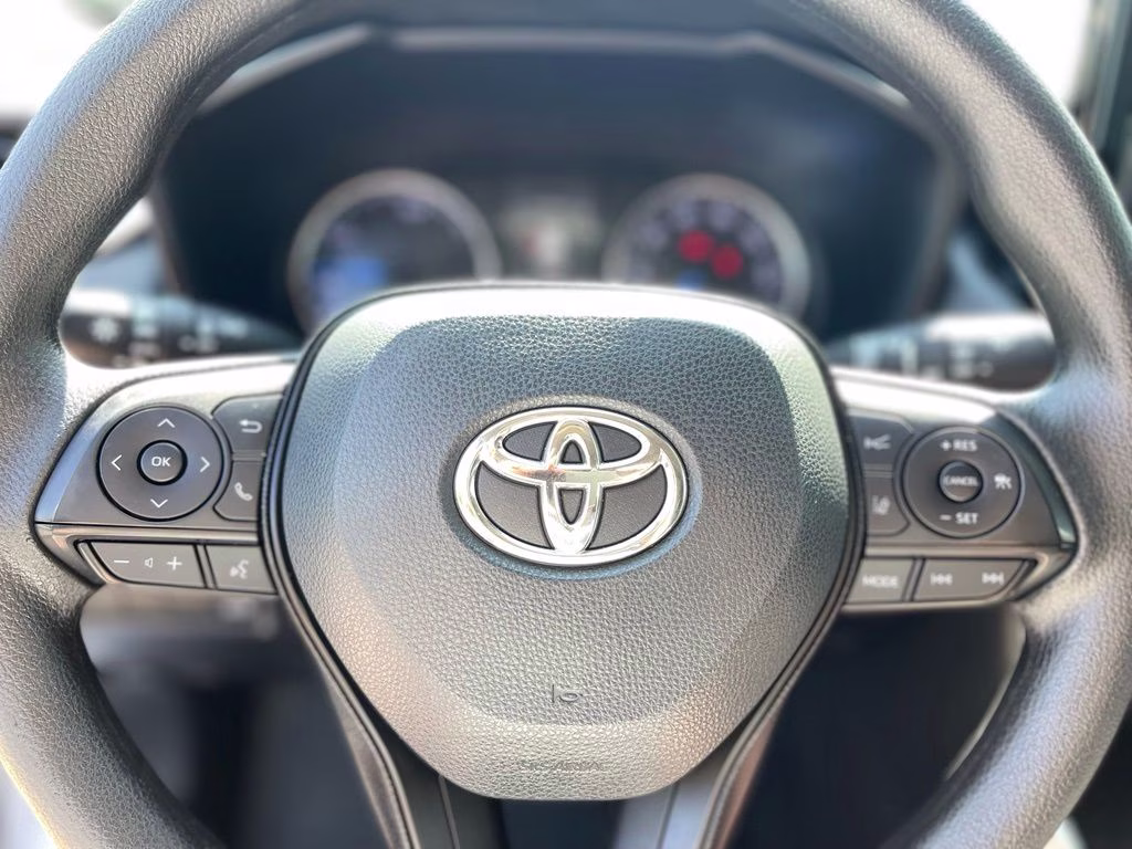 2021 Silver Sky Metallic Toyota RAV4 Hybrid XLE AWD SUV