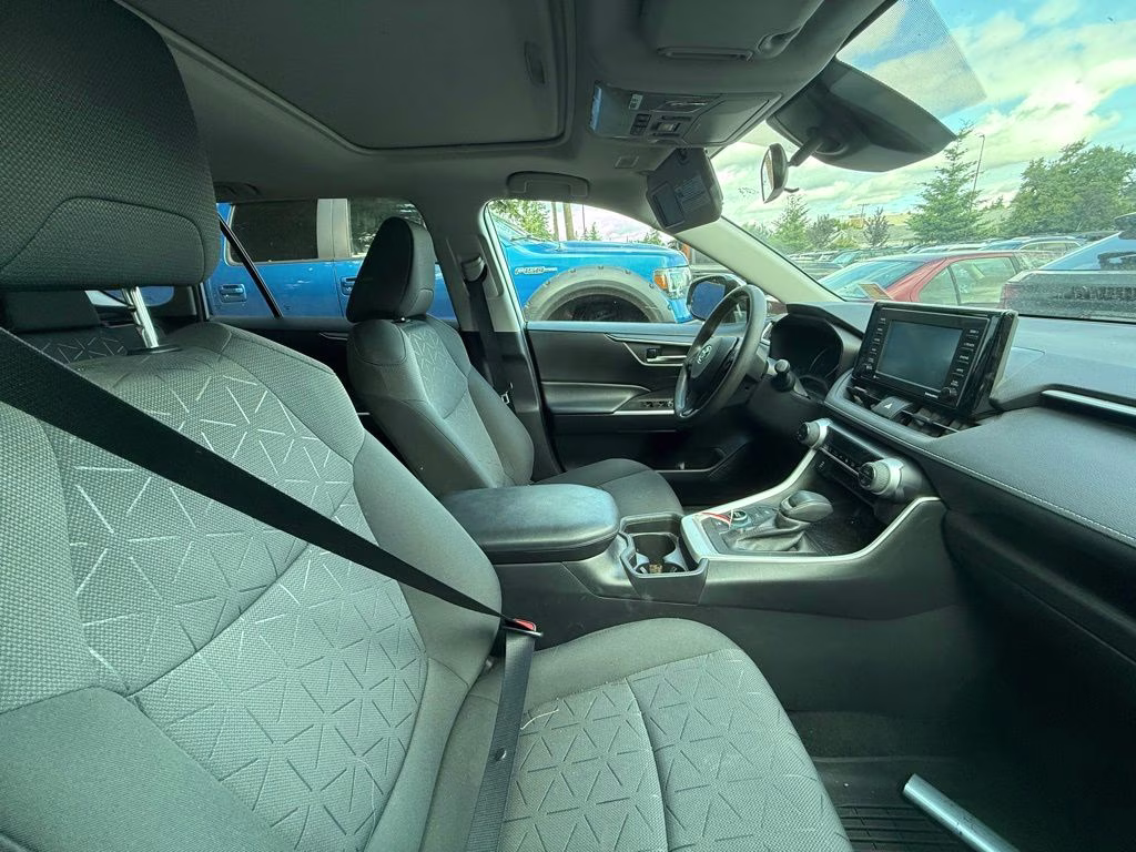 2021 Silver Sky Metallic Toyota RAV4 Hybrid XLE AWD SUV