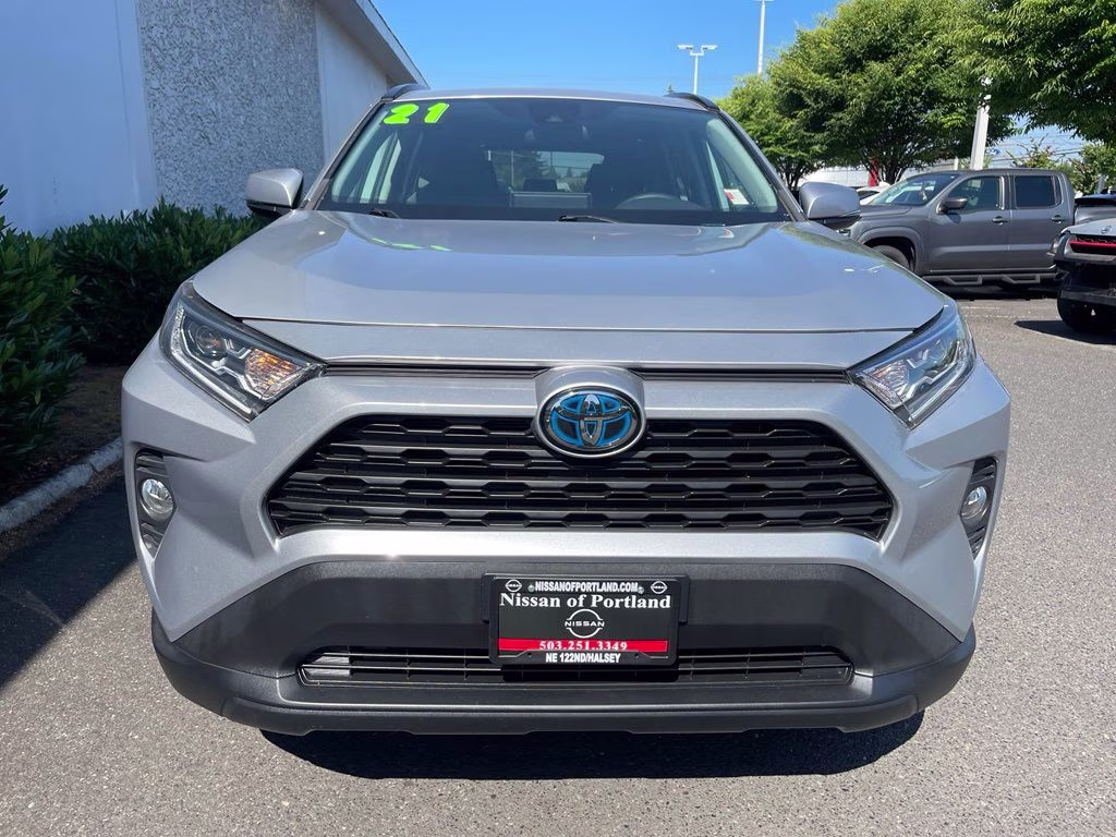 2021 Silver Sky Metallic Toyota RAV4 Hybrid XLE AWD SUV