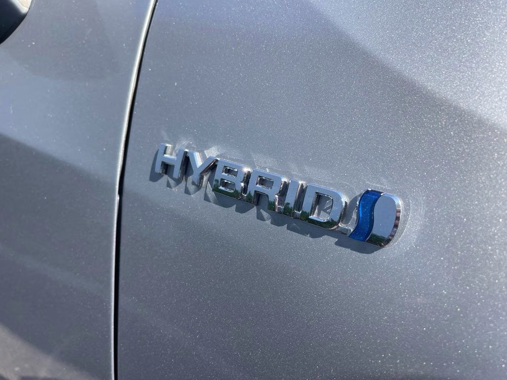 2021 Silver Sky Metallic Toyota RAV4 Hybrid XLE AWD SUV