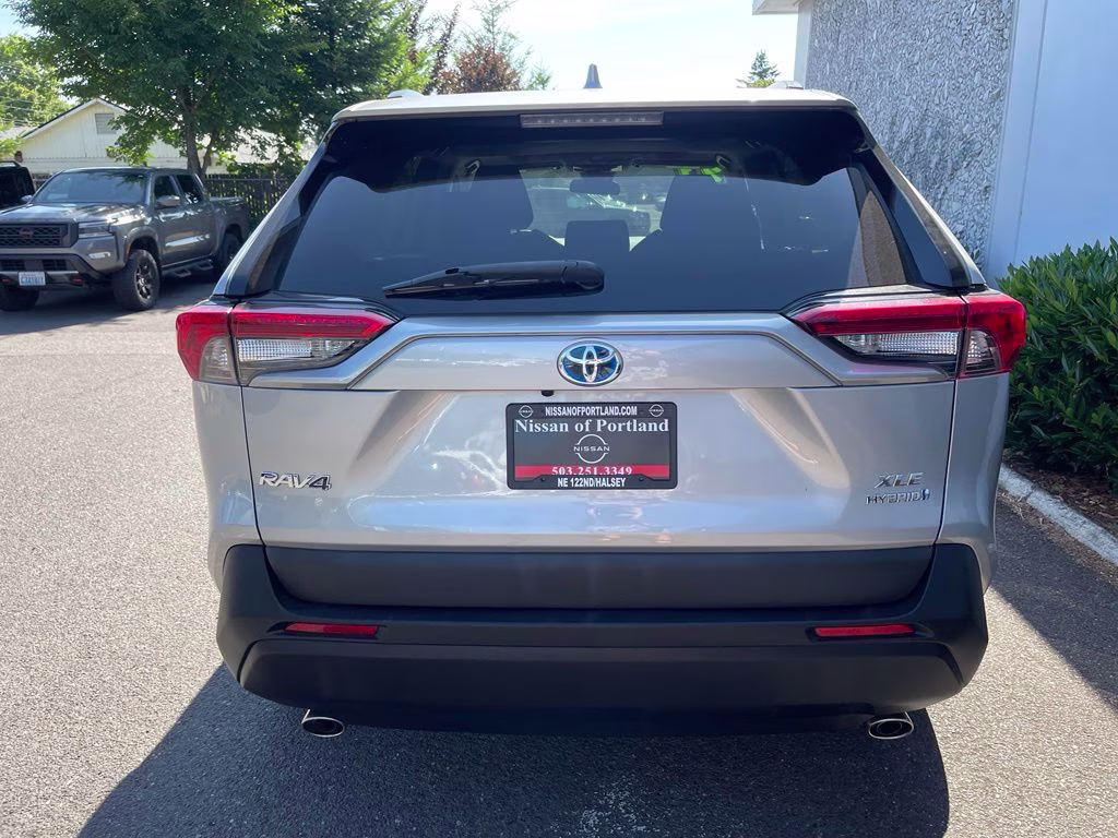 2021 Silver Sky Metallic Toyota RAV4 Hybrid XLE AWD SUV