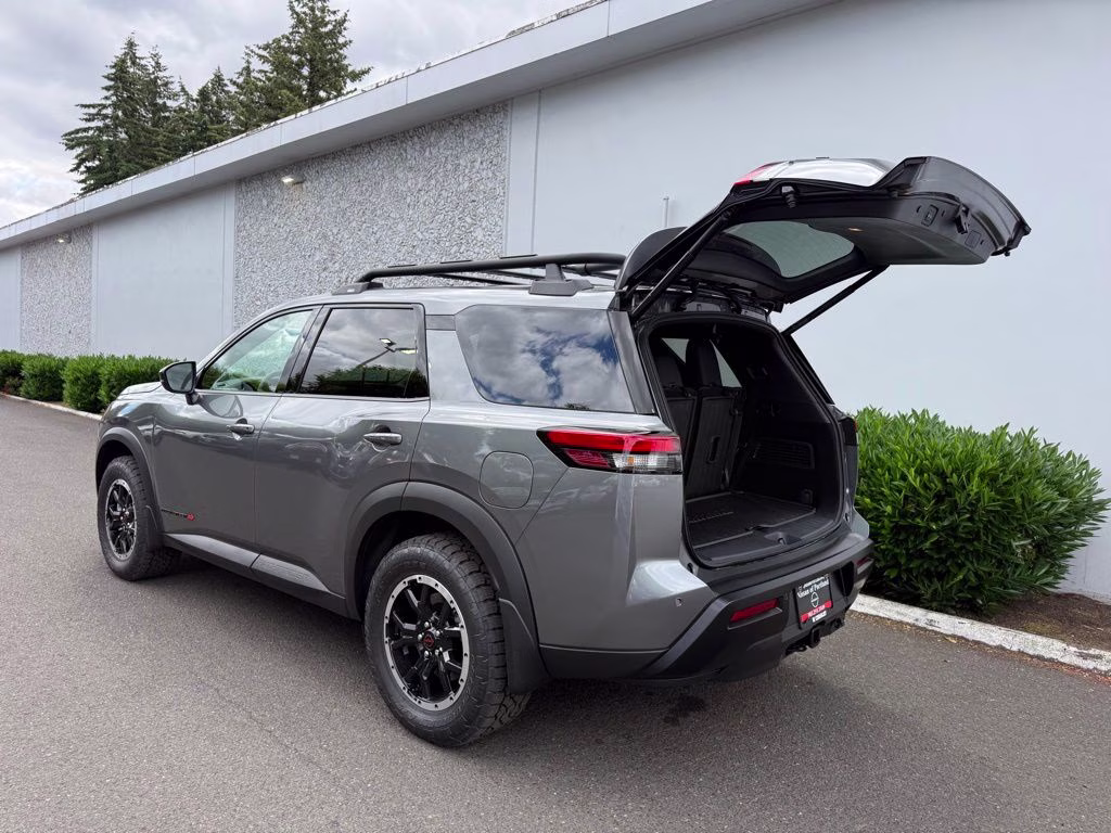 2026 Gun Metallic Nissan Pathfinder Rock Creek 4X4 SUV