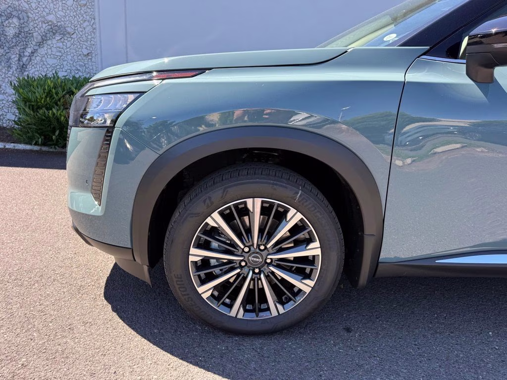 2026 Baltic Teal/Super Black Nissan Pathfinder Platinum 4X4 SUV