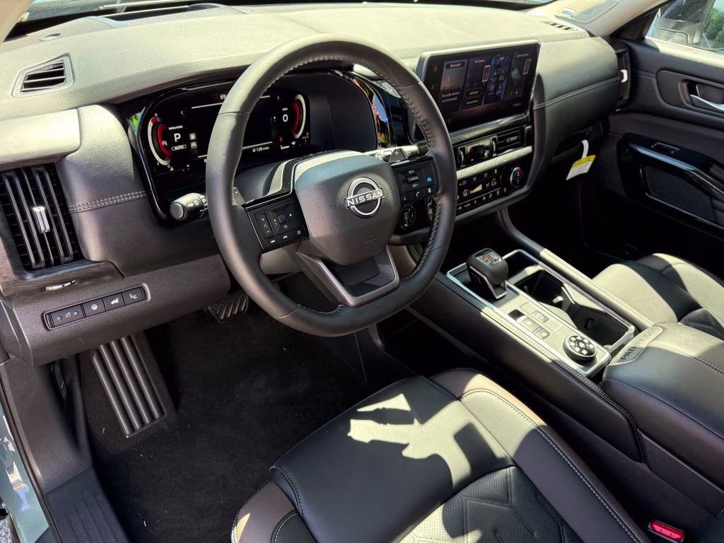 2026 Baltic Teal/Super Black Nissan Pathfinder Platinum 4X4 SUV