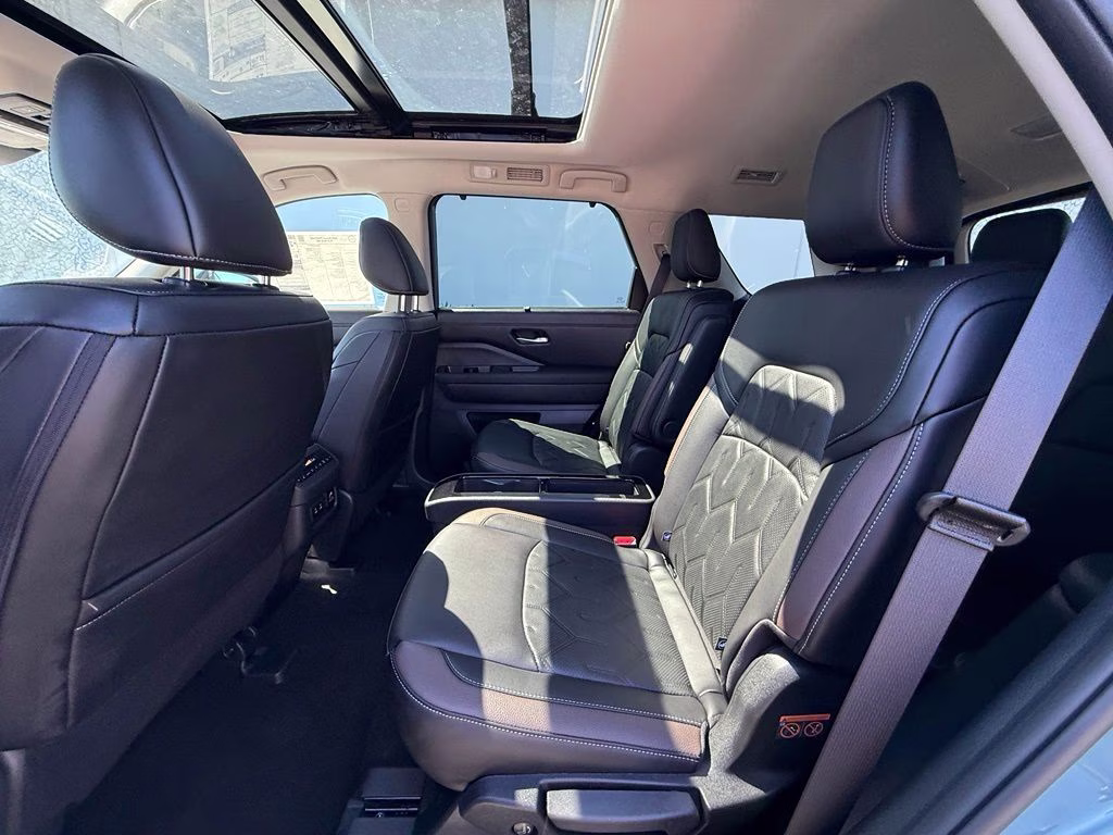2026 Baltic Teal/Super Black Nissan Pathfinder Platinum 4X4 SUV