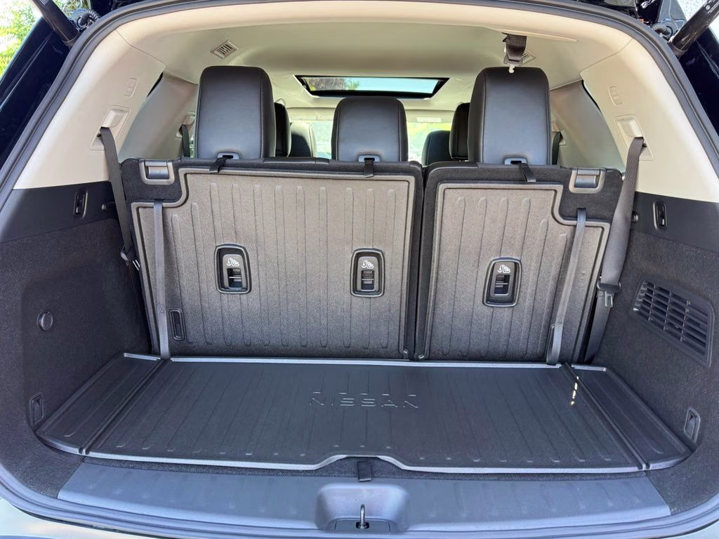 2026 Baltic Teal/Super Black Nissan Pathfinder Platinum 4X4 SUV