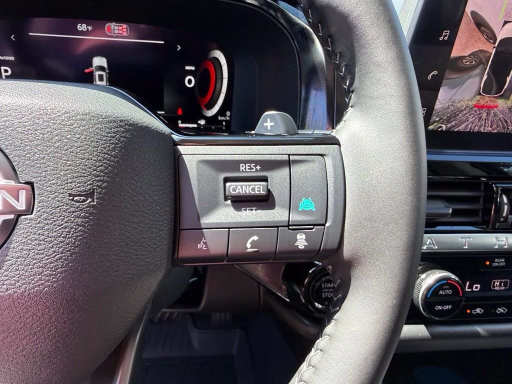 2026 Everest White Pearl/Black Nissan Pathfinder Platinum 4X4 SUV