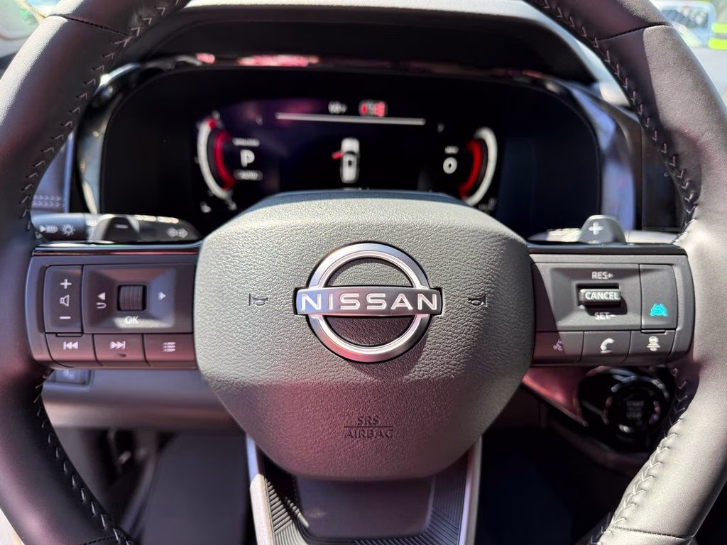 2026 Everest White Pearl/Black Nissan Pathfinder Platinum 4X4 SUV