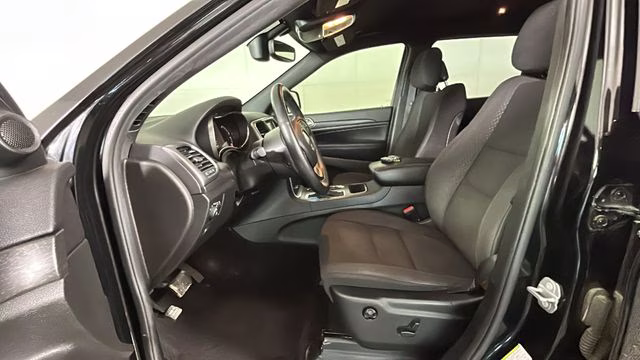 2018 Diamond Black Crystal Pearlcoat Jeep Grand Cherokee Upland Edition 4X4 SUV