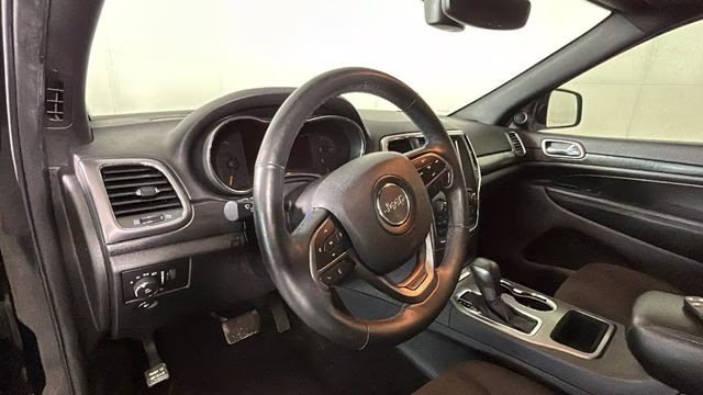 2018 Diamond Black Crystal Pearlcoat Jeep Grand Cherokee Upland Edition 4X4 SUV
