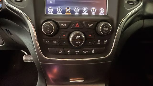2018 Diamond Black Crystal Pearlcoat Jeep Grand Cherokee Upland Edition 4X4 SUV