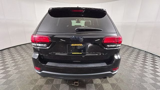 2018 Diamond Black Crystal Pearlcoat Jeep Grand Cherokee Upland Edition 4X4 SUV